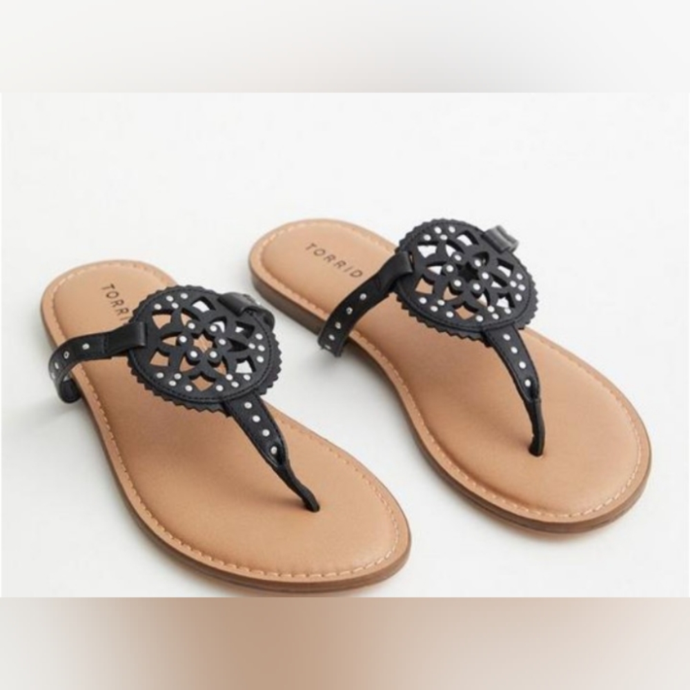 Medallion T-strap sandal size 9ww from Torrid